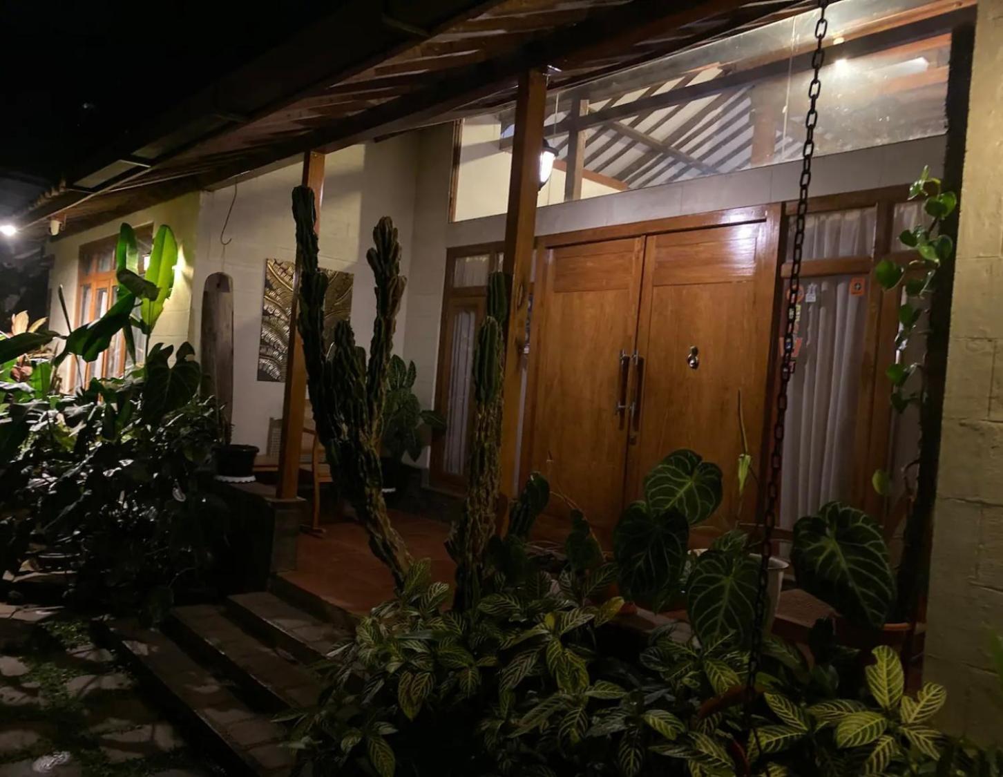 The Joglo Villa Bandung Exterior photo